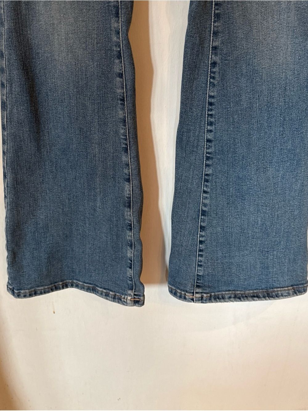 Free People We The Free High-Rise Jayde Flare Jeans in Medium Blue Wash | Sz 26 - Picture 3 of 12